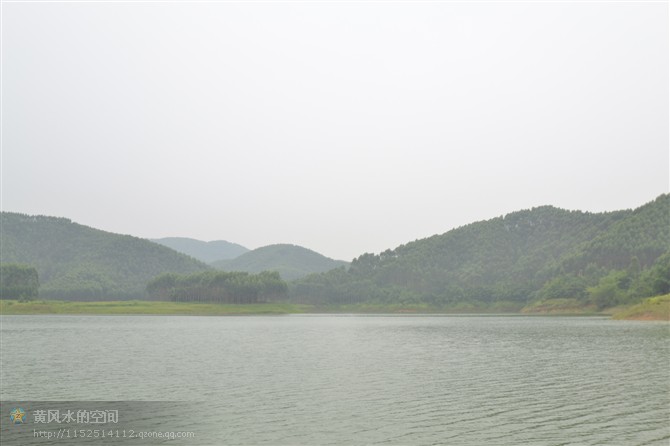 黄俊文师傅带领弟子到南宁市大王滩水库寻龙点穴 2012年6月16号